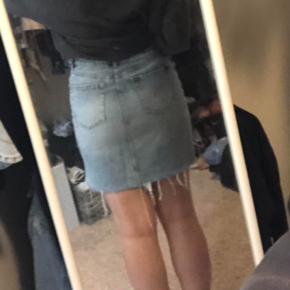 H&M Distressed Denim Skirt - Size 6 (fits like a Size S) - Picture 5 of 6